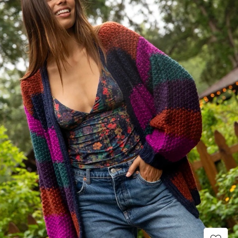 NATURAL LIFE Navy Multicolor Floral Spaghetti Strap Camisole NWOT - Picture 4 of 5